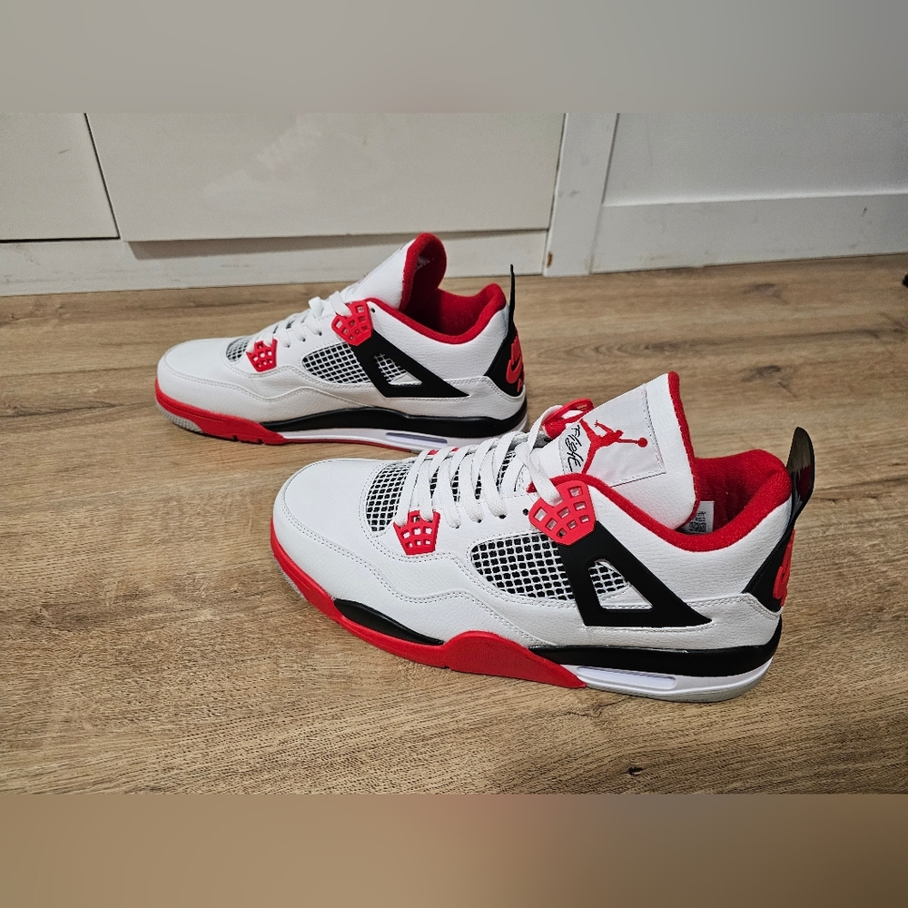 Mens Jordan Sneakers White Red Black